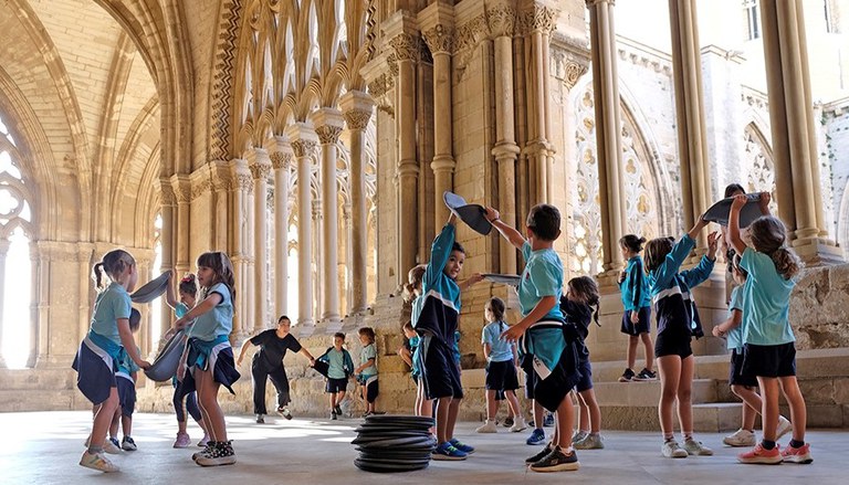 ACTIVIDAD FAMILIAR · LA SEU VELLA DANZADA